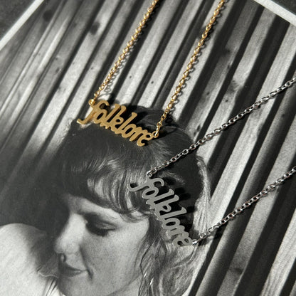 Collar de folklore