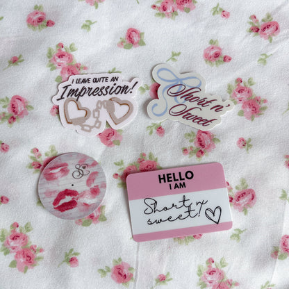 Autocollant Short n Sweet Coquette (PRÉCOMMANDE)